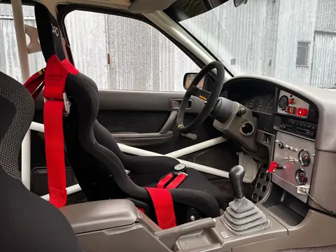 Subaru Legacy RS photo 4